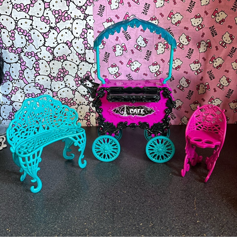 Monster High Travel Scaris Café Cart